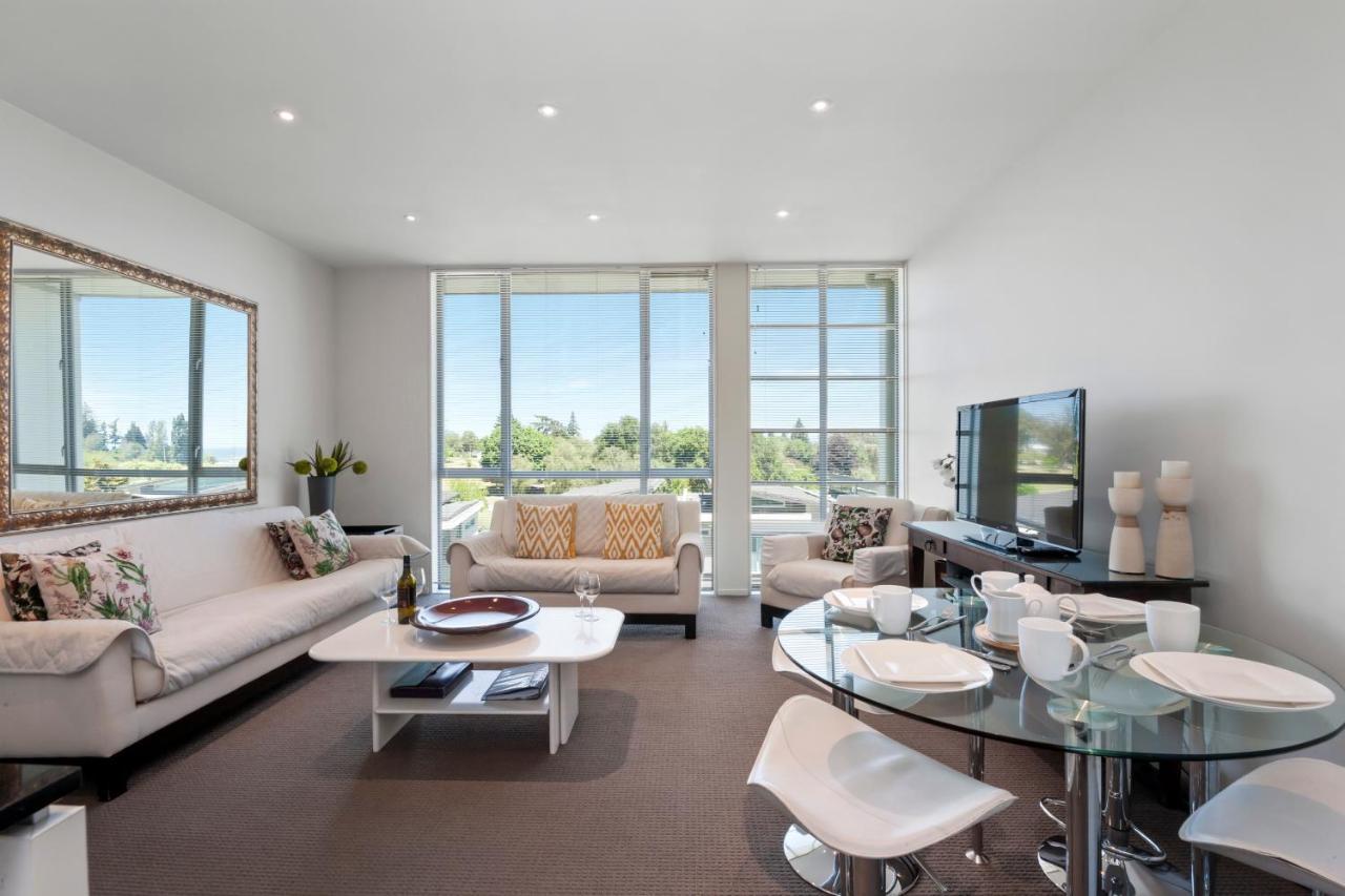 Marinaside Villa - Taupo Holiday Apartment 外观 照片
